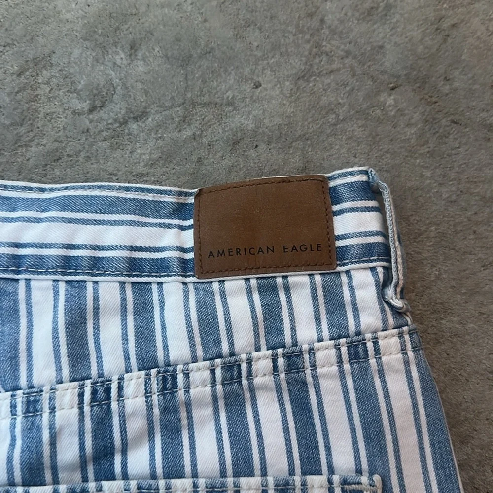 American Eagle Mom Short Striped Blue White Size 2